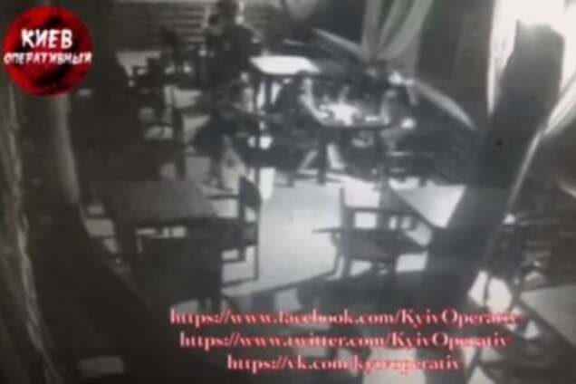 Устроила тир в ресторане: появилось видео со скандальной киевской полицейской