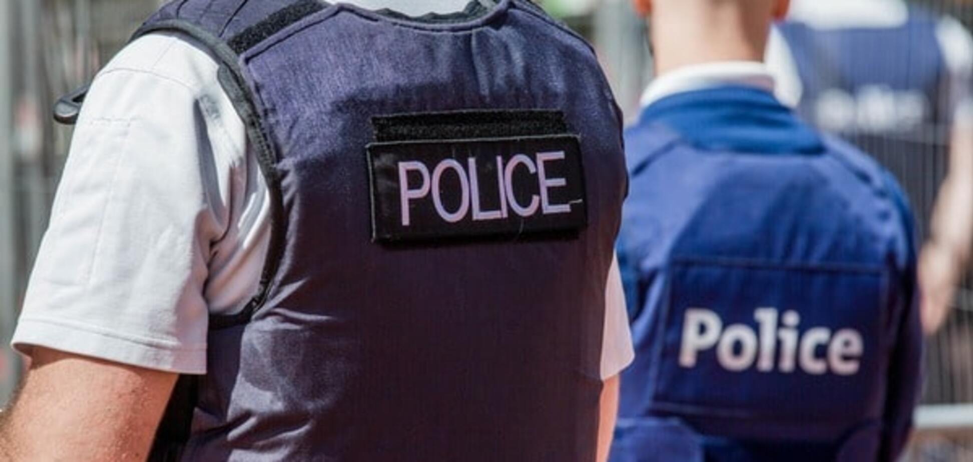 В Брюсселе мужчина с ножом напал на полицейских