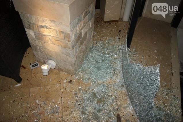 Захоплення готелю в Одесі: у мережі показали наслідки стрілянини