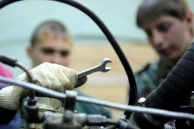 'Оппоблок' предложил план спасения ПТУ от бюджетной инициативы Яценюка