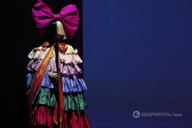 На презентации Apple выступила самая загадочная певица современности