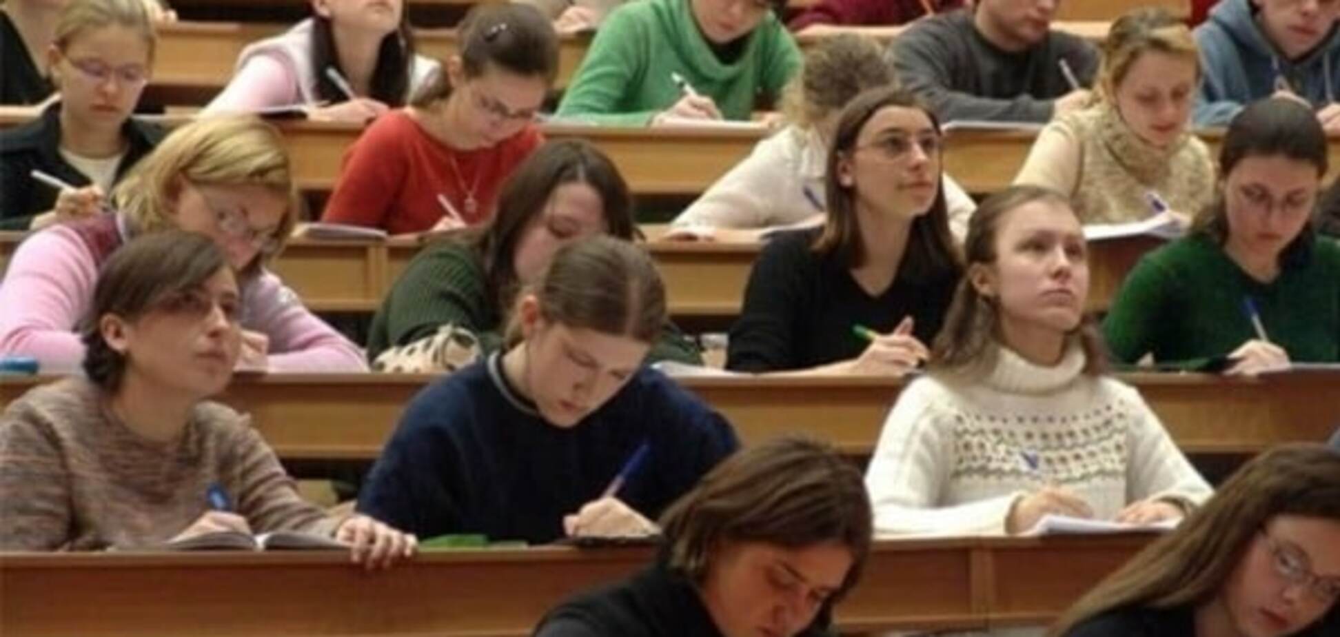 В Україні підвищать стипендії: в МОН показали кому