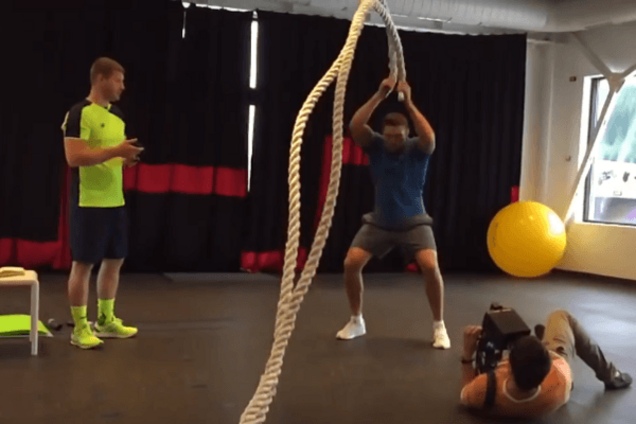 З'явилося незвичайне відео тренування Усика перед чемпіонським боєм