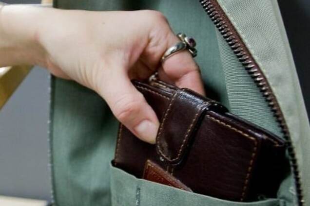 В киевском метро задержали группу карманников