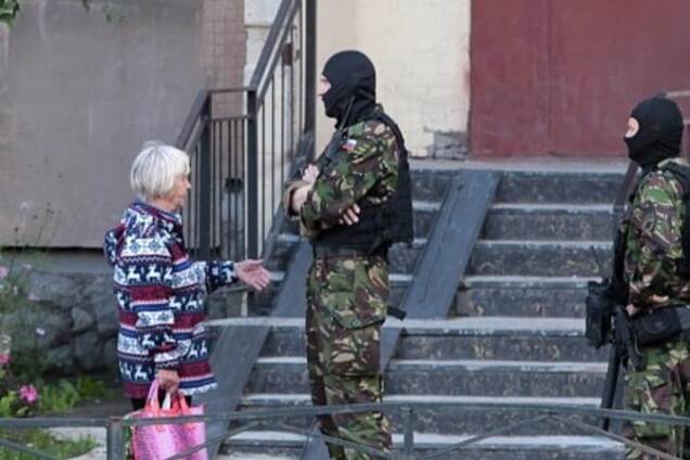 ФСБ задерживает и запугивает проукраински настроенных жителей Луганска – разведка