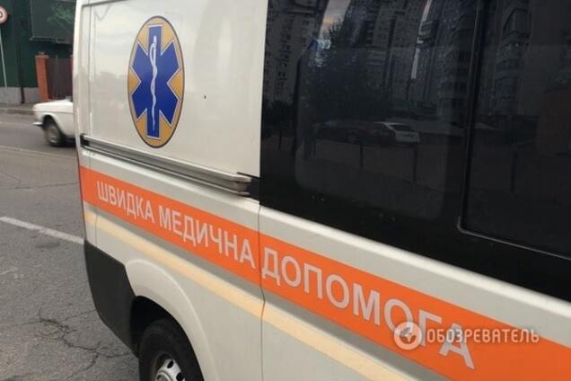В Киеве с шестого этажа выпал мужчина