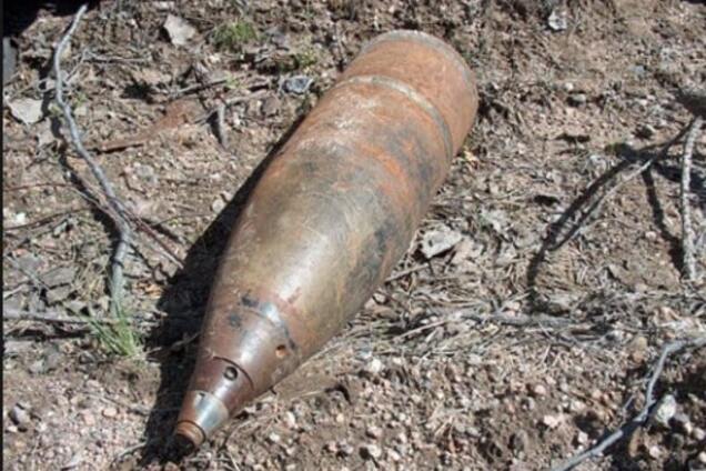 В Киеве возле кинотеатра нашли снаряд