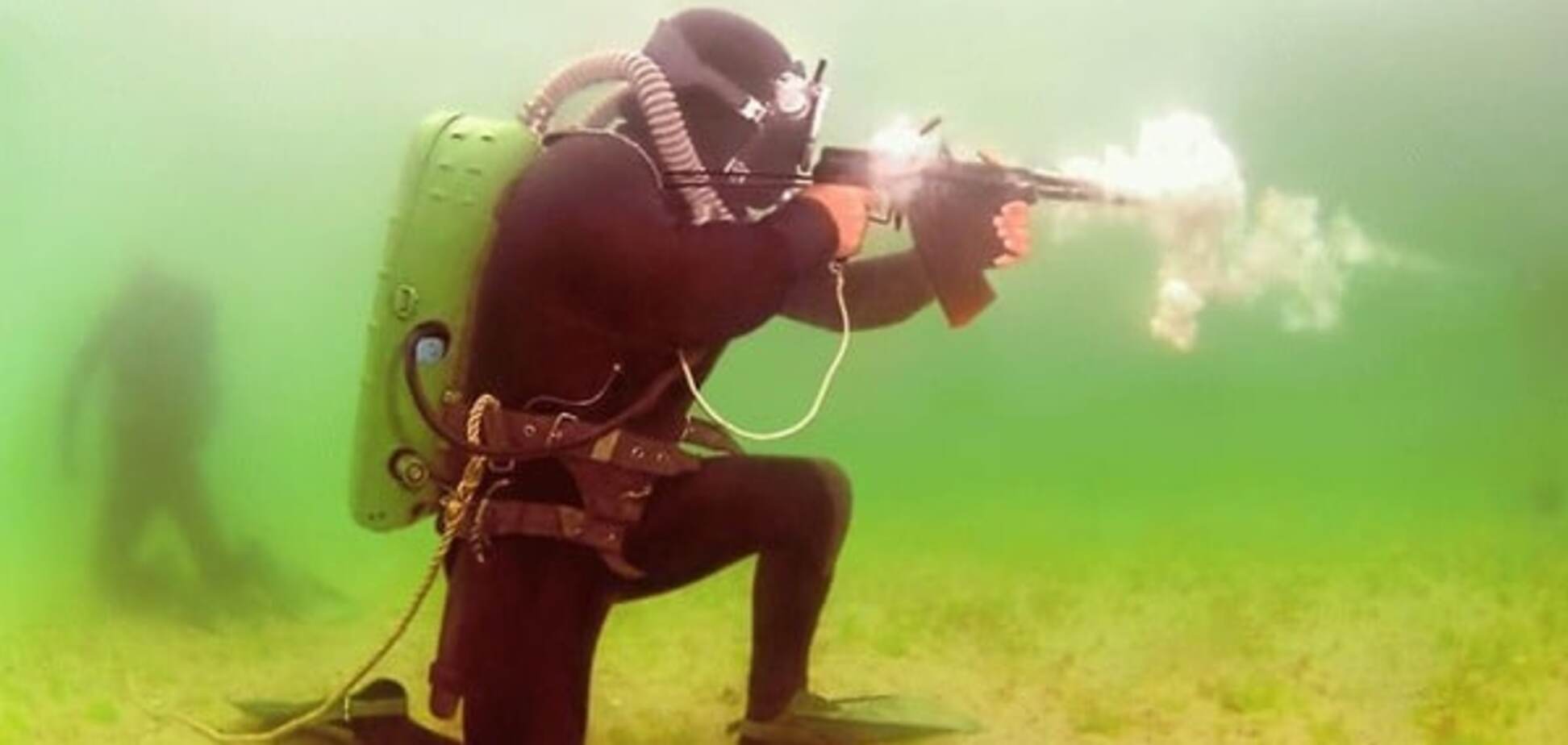 Россия запустит боевых дайверов для защиты Керченского 'моста-невидимки'