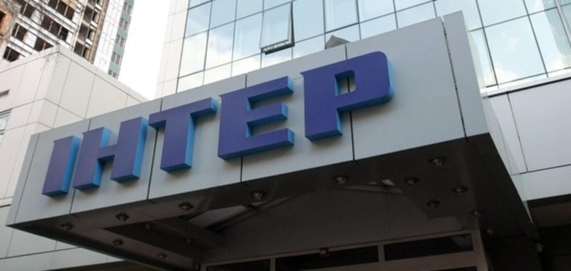 Охрана в камуфляже и бронежилетах: миссия ОБСЕ посетила 'Интер' после поджога