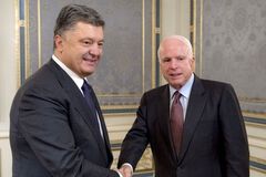 'Цей чоловік говорить щиро': промову Маккейна на Донбасі оцінила відома письменниця