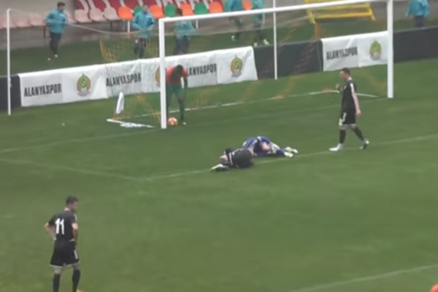 Футболист сборной Украины получил тяжелую травму: стали известны сроки возвращения игрока