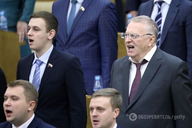 Жириновский поет гимн