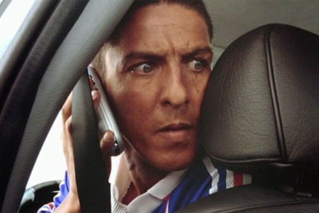 Гигантская яма на трассе стала звездой YouTube