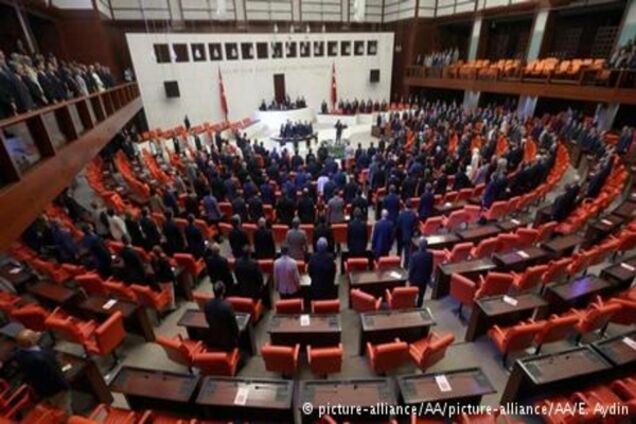 Турецький парламент ухвалив наступні пункти конституційної реформи