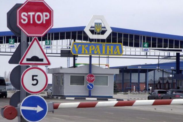 Устали от мучений: две россиянки с ребенком попросили убежища в Украине