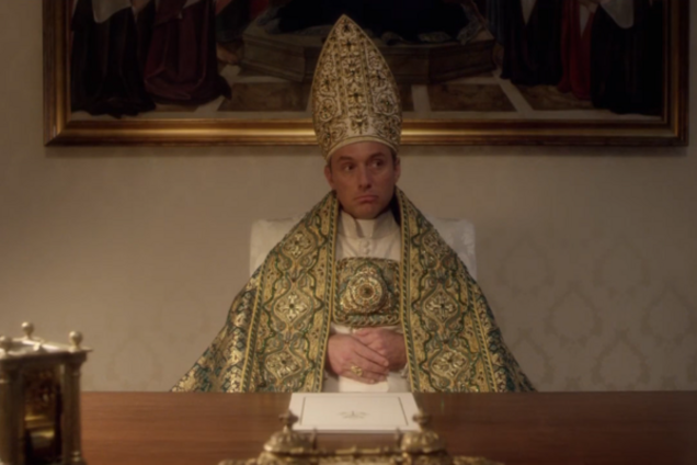 Джуд Лоу в роли Папы