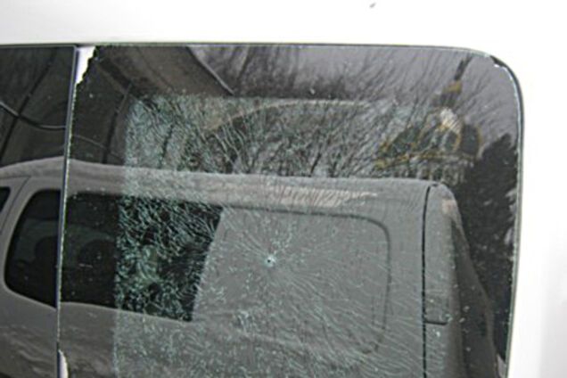 Обстрелянный автомобиль