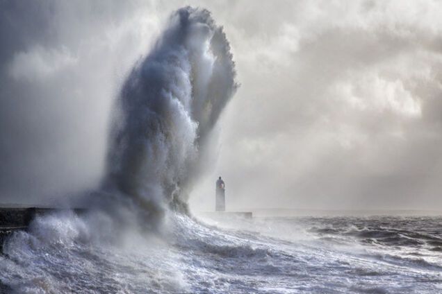 Феномен природы: разгадана тайна возникновения гигантских 'волн-убийц'