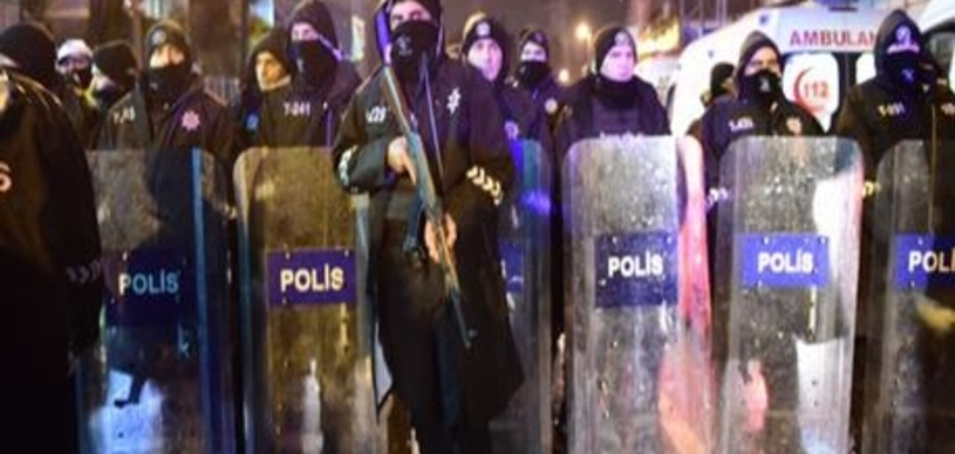 Турецька поліція затримала вісьмох осіб за підозрою у причетності до нападу в Стамбулі