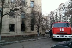 Пожежа у київській поліклініці на вулиці Ентузіастів