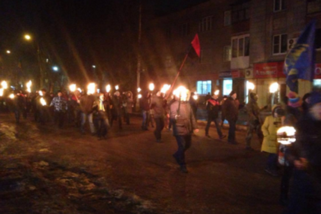 Опубликовано видео факельного шествия в честь Бандеры на Донбассе