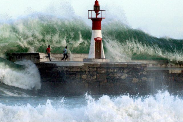 гигантская волна