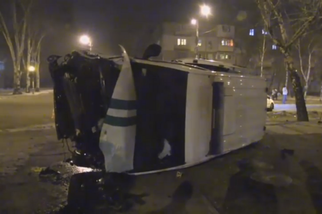 В Запорожье внедорожник протаранил инкассаторский автомобиль, есть пострадавшие (ВИДЕО)