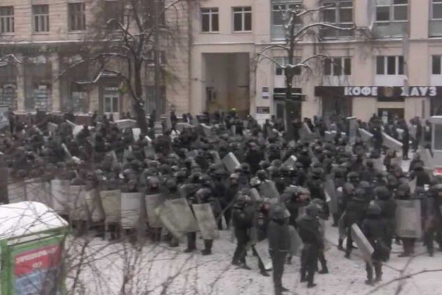 Атака Беркута на Грушевского