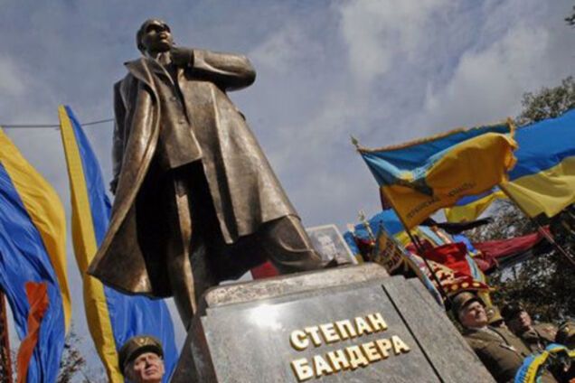 памятник Бандере