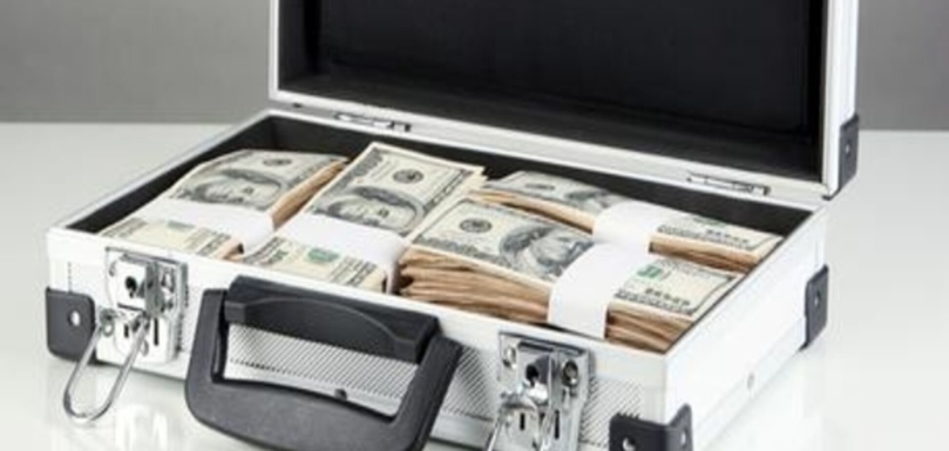 Експерт TI-Україна: Безкарність корупціонерів тримає Україну на 'корупційному дні'