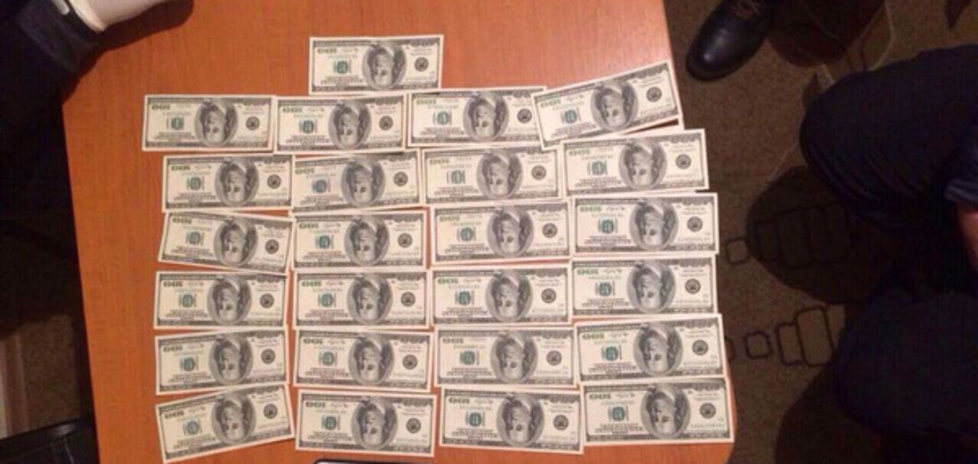 Работника Житомирской ОГА поймали на взятке