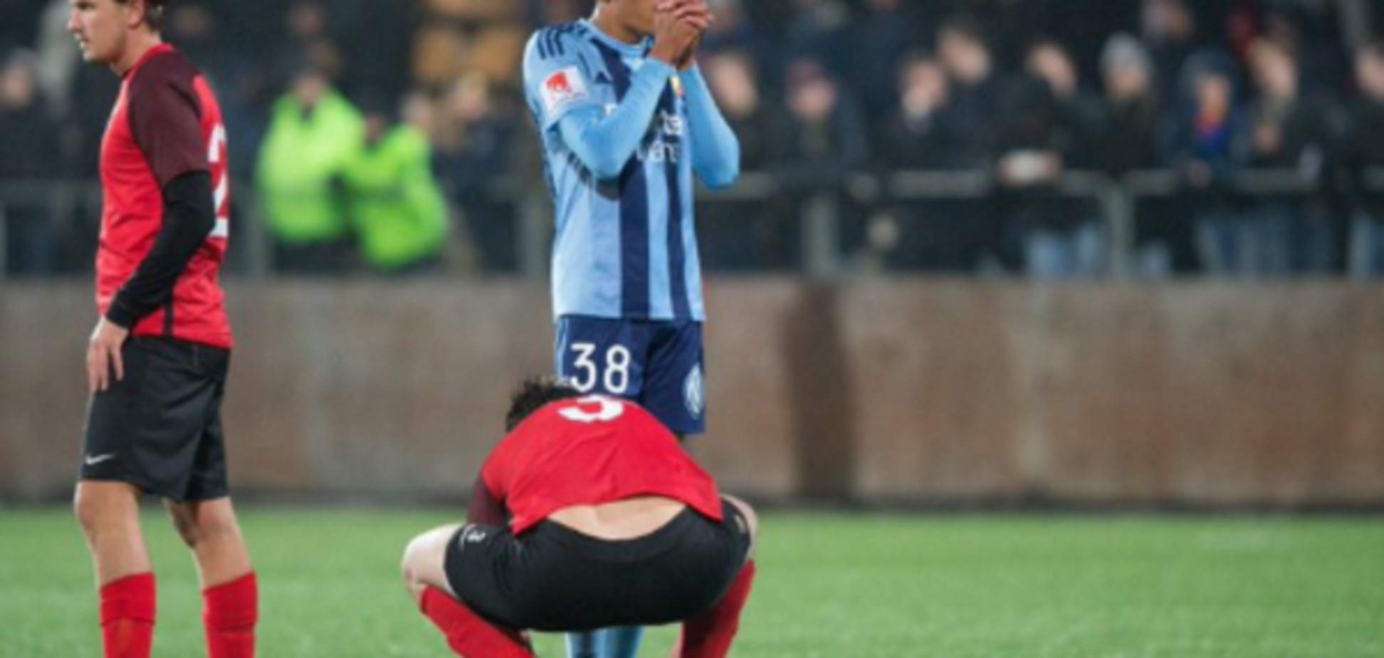 Респект и уважение: шведский футболист поразил необычным поступком во время матча - опубликовано фото