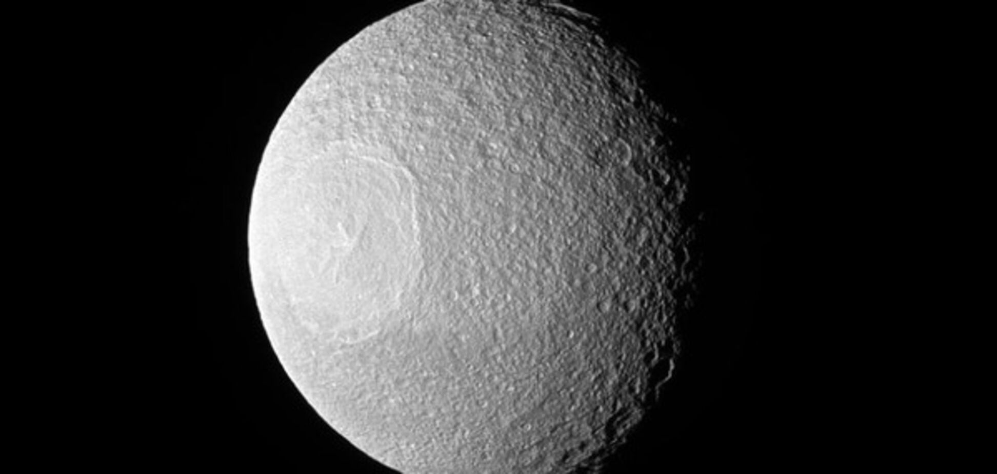 Звезда смерти, Тефия, спутник Сатурна