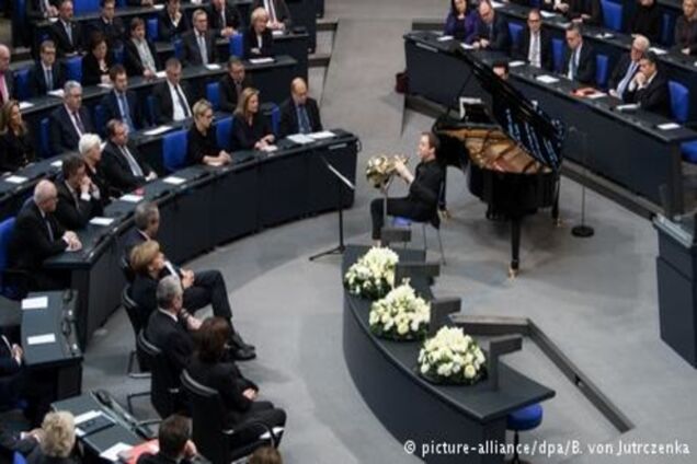 У Бундестазі вшанували пам'ять жертв Голокосту