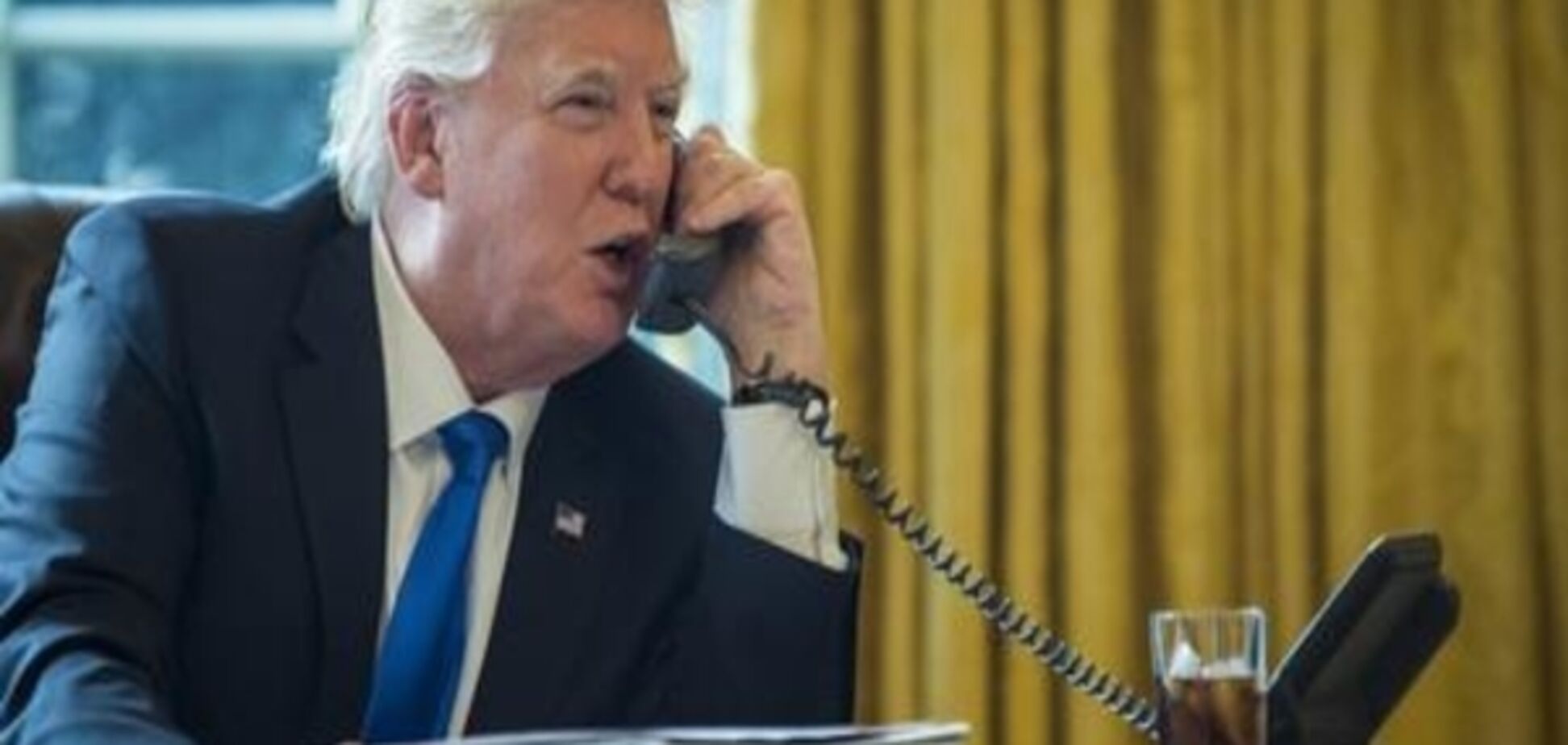 Трамп провів перші телефонні переговори з Меркель та Абе