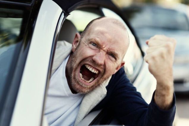 агрессивный водитель