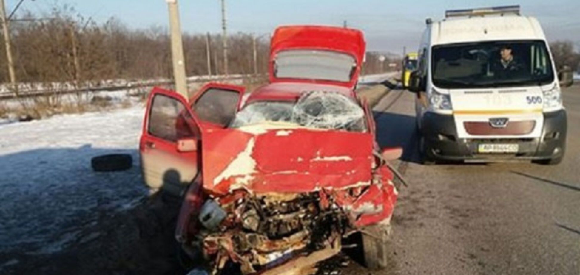 В автобус врезалась легковушка: есть пострадавшие (ФОТО)