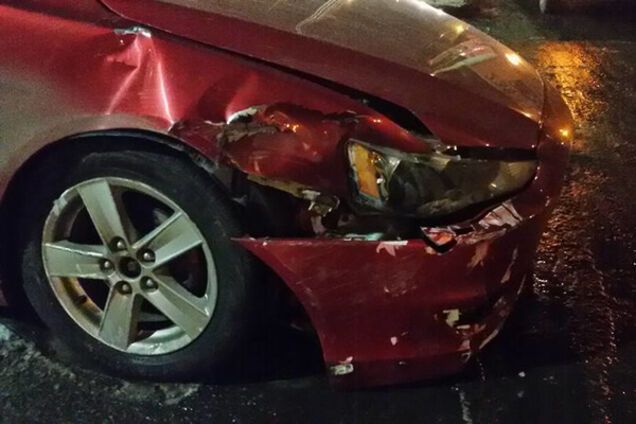 поврежденный автомобиль