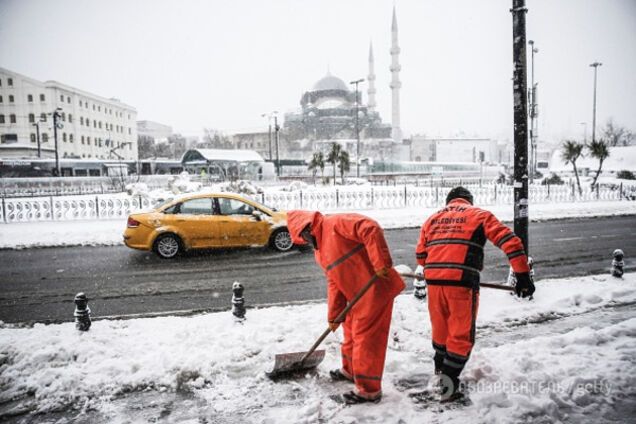 Стамбул снег