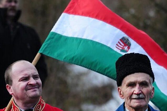 Скандал из-за украинского языка: у Порошенко жестко ответили на претензии Венгрии