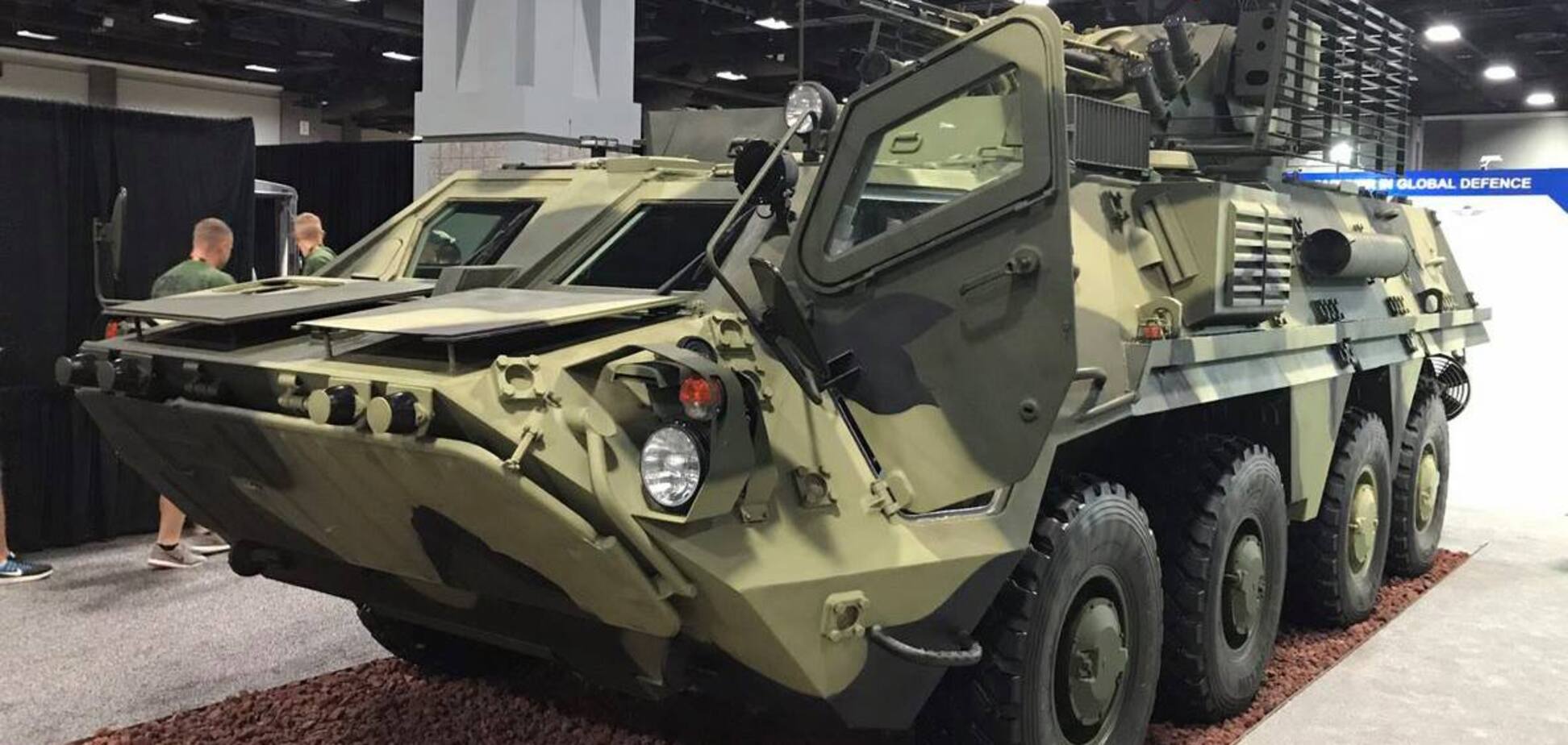 БМП, БТР і автомати: Україна показала свою зброю на міжнародній виставці у США