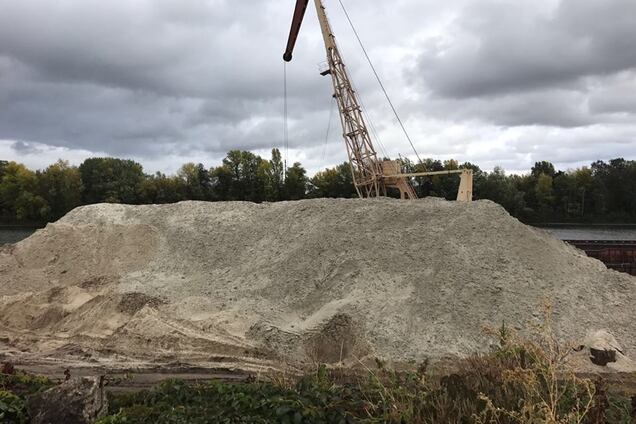 'Улов' на мільйони: на Київщині припинили масштабний нелегальний видобуток піску