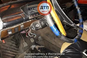 "Два роки не міг її завести": мережу розсмішило викрадення іржавої машини у Києві