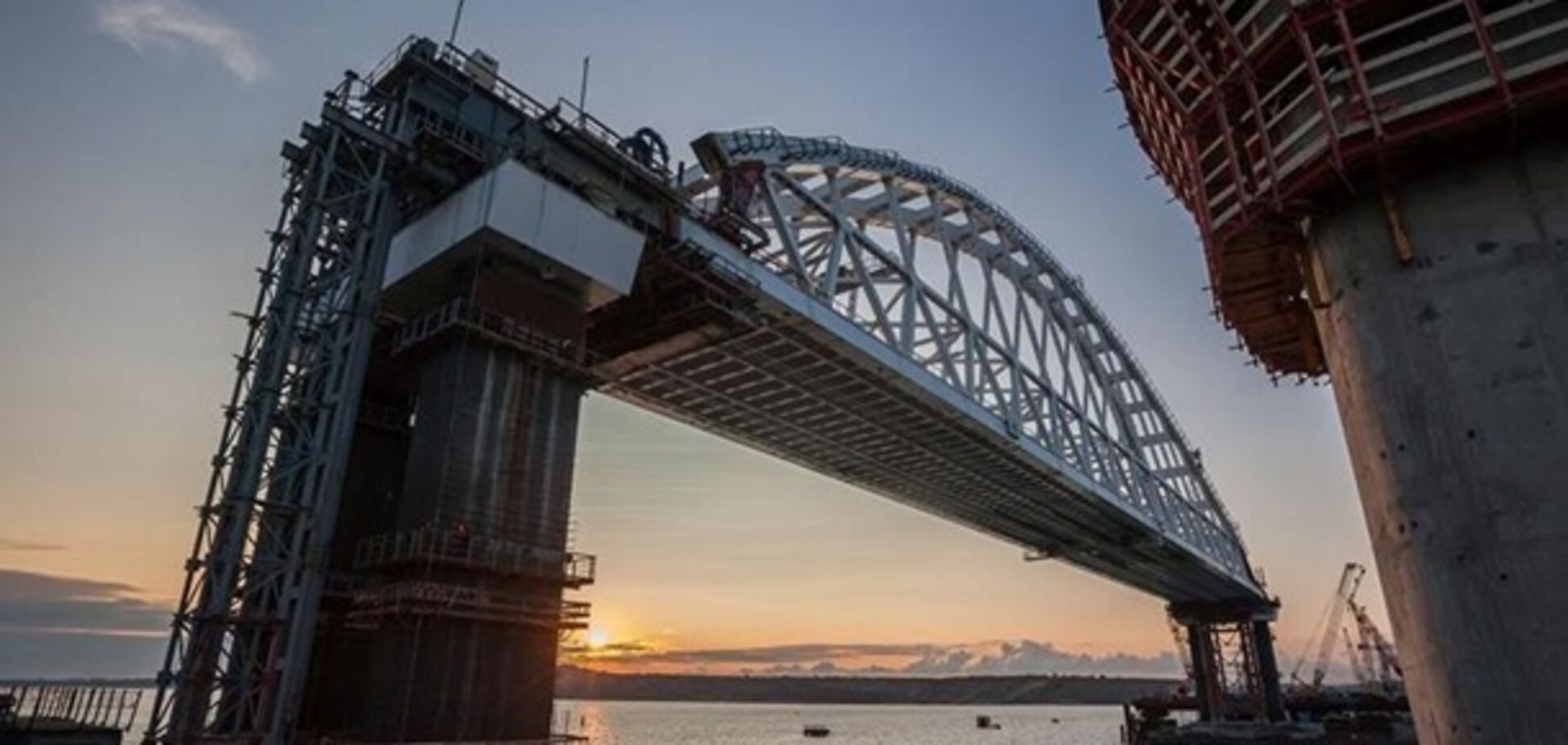 Будівництво Керченського моста: з'явився новий елемент