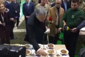 Порошенко сухпаек