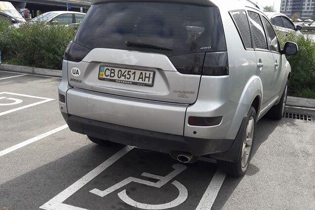 'Які інваліди? Де вони?' Мережу розлютив нахабний 'герой парковки' в Києві