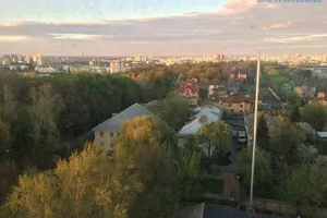 Поспішав до церкви: по Києву розгулював голий чоловік