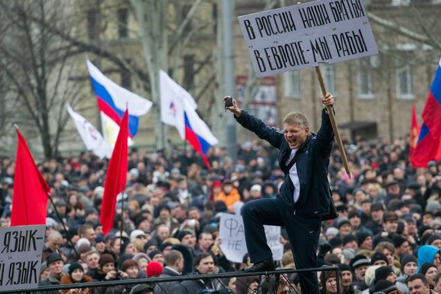 Кремль готується до бунтів: Арестович спрогнозував важливі події в Криму