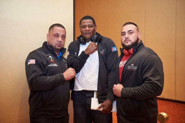 Непобедимого чемпиона мира исключили из главного боксерского рейтинга