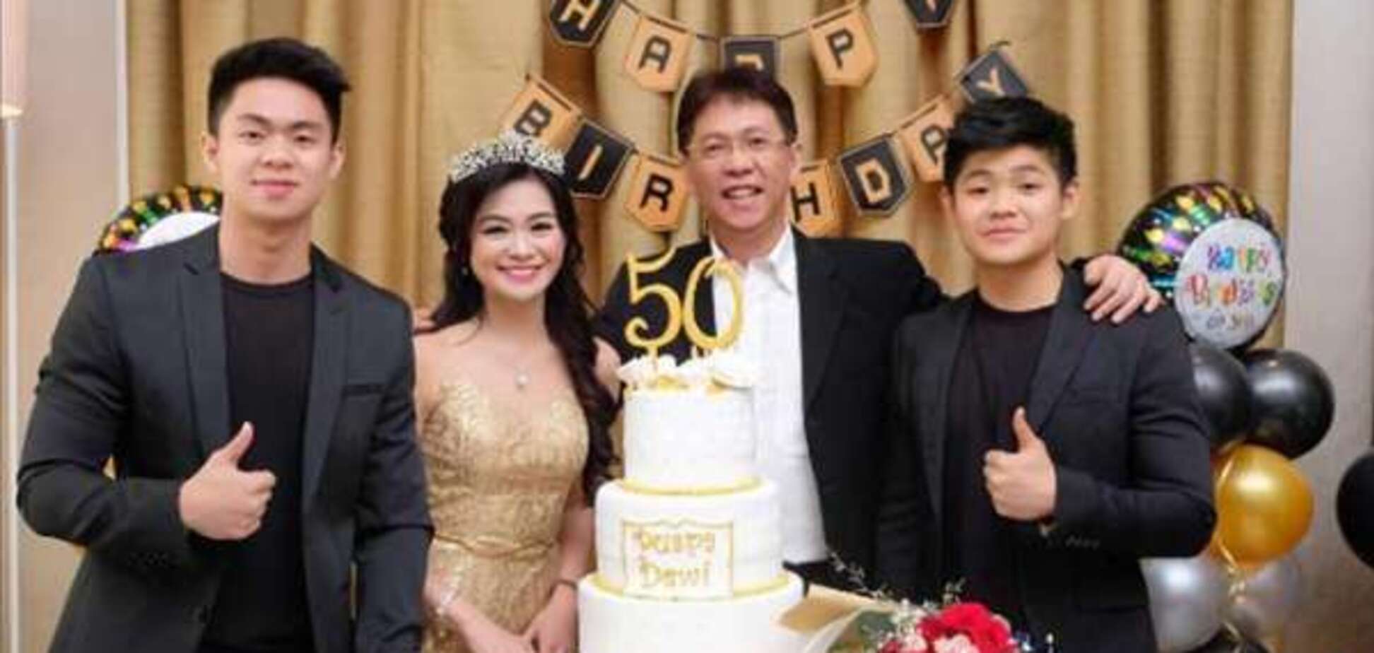 В 50 выглядеть на 20: индонезийка поразила сеть своей внешностью